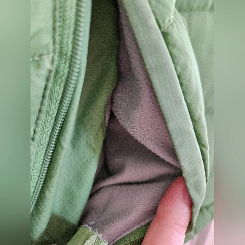 L.L. Bean Green Puffer Jacket Medium - Picture 3 of 9